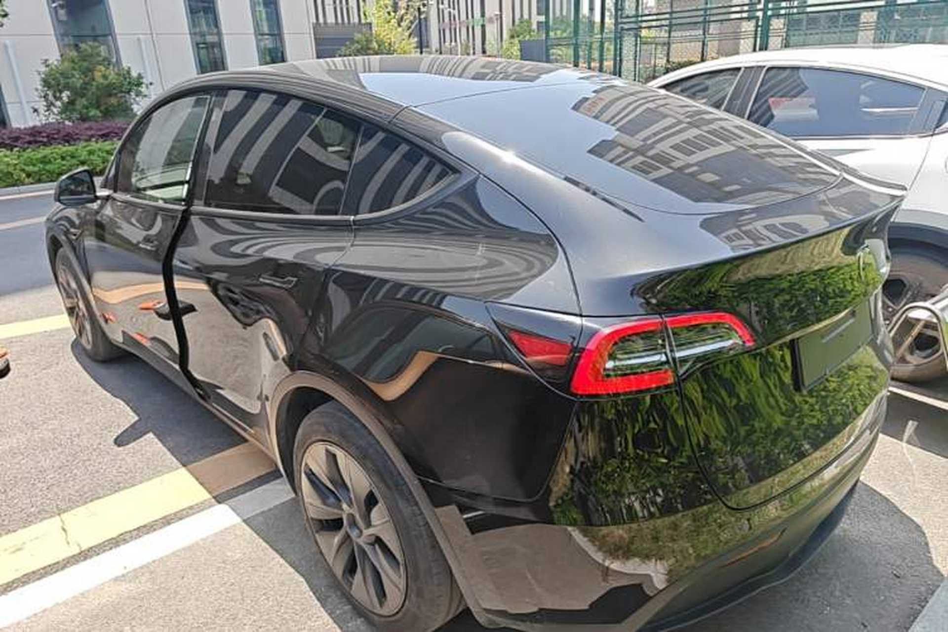 Used Tesla Model Y 2023 Rear-Wheel-Drive Version Exterior 2