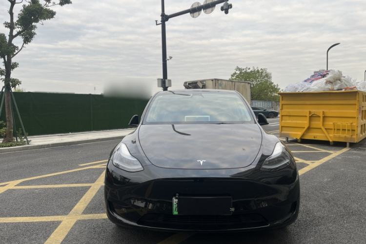 Used Tesla Model Y 2023 Rear-Wheel-Drive Version Exterior 2