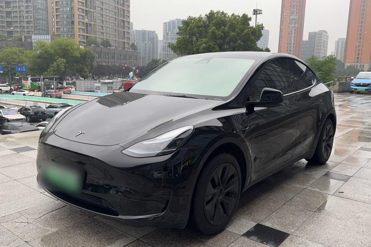 Used Tesla Model Y 2023 Rear-Wheel-Drive Version Exterior 2