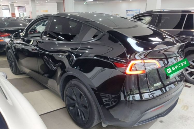 Used Tesla Model Y 2023 Rear-Wheel-Drive Version Exterior 2