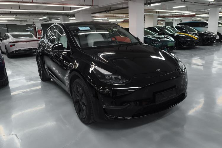 Used Tesla Model Y 2023 Long-Range All-Wheel-Drive Version Exterior 2