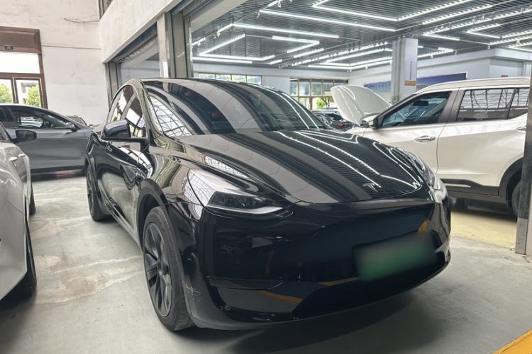 Used Tesla Model Y 2023 Rear-Wheel-Drive Version Exterior 2