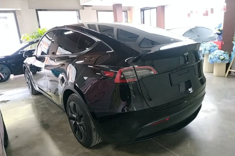 Used Tesla Model Y 2023 Rear-Wheel-Drive Version Exterior 2