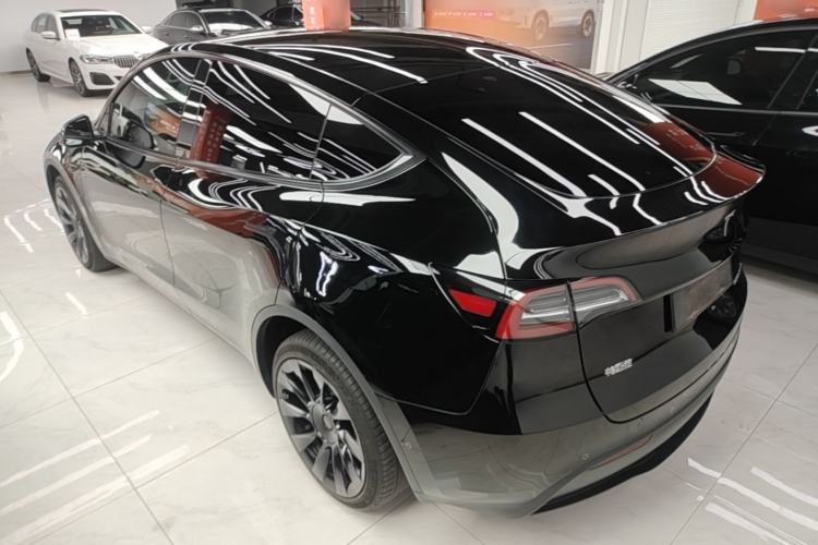 Used Tesla Model Y 2023 Long-Range All-Wheel-Drive Version Exterior 2