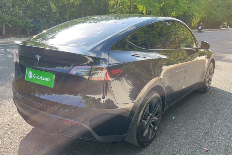Used Tesla Model Y 2023 Rear-Wheel-Drive Version Exterior 2