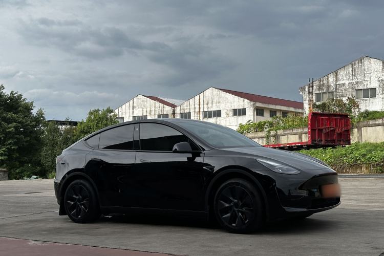 Used Tesla Model Y 2023 Rear-Wheel-Drive Version Exterior 2