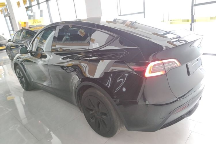Used Tesla Model Y 2023 Rear-Wheel-Drive Version Exterior 2