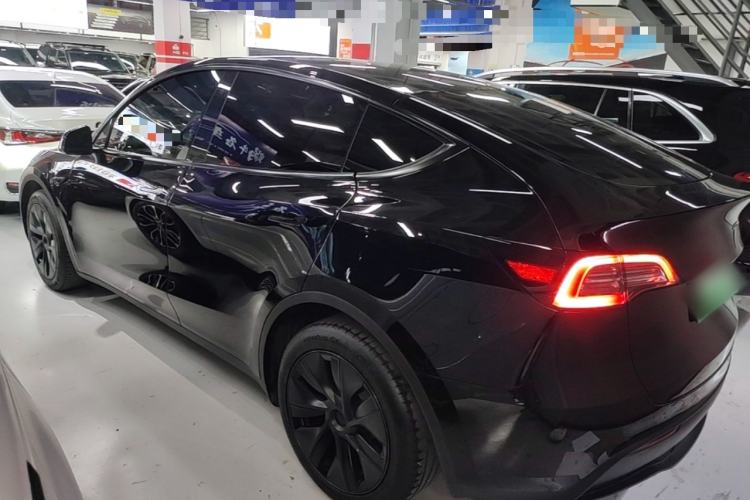 Used Tesla Model Y 2023 Long-Range All-Wheel-Drive Version Exterior 2
