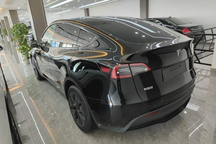 Used Tesla Model Y 2023 Long-Range All-Wheel-Drive Version Exterior 2