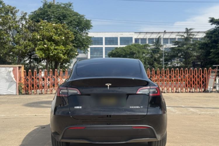 Used Tesla Model Y 2023 Rear-Wheel-Drive Version Exterior 2