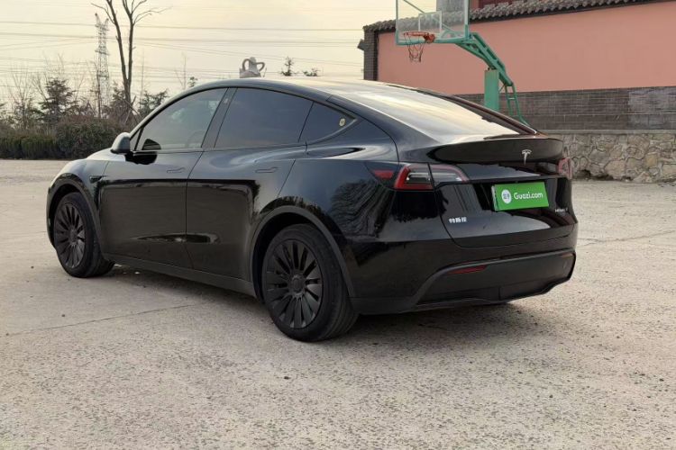 Used Tesla Model Y 2023 Rear-Wheel-Drive Version Exterior 2