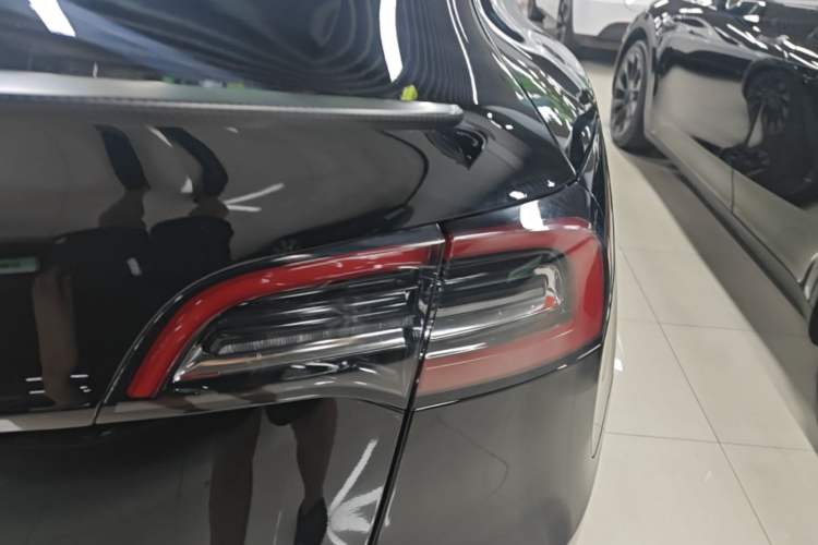 Used Tesla Model Y 2023 High-Performance All-Wheel-Drive Version Exterior 3