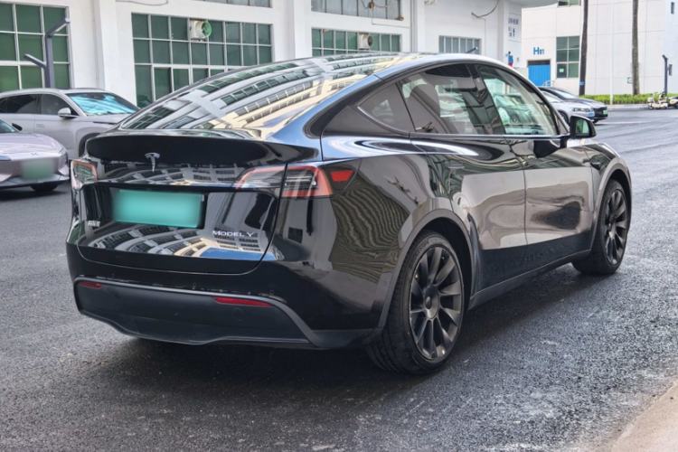 Used Tesla Model Y 2023 Rear-Wheel-Drive Version Exterior 3