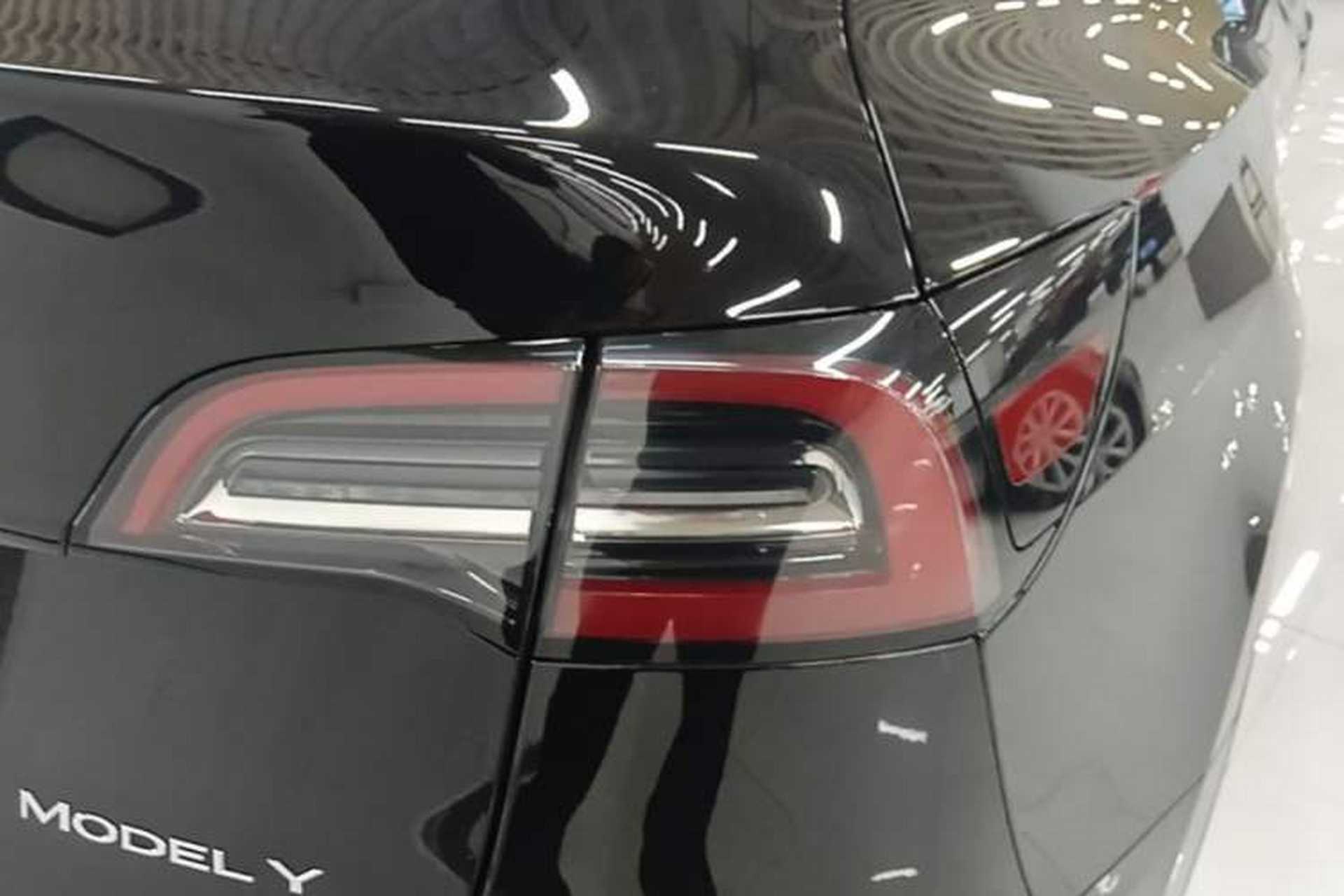 Used Tesla Model Y 2023 Long-Range All-Wheel-Drive Version Exterior 3