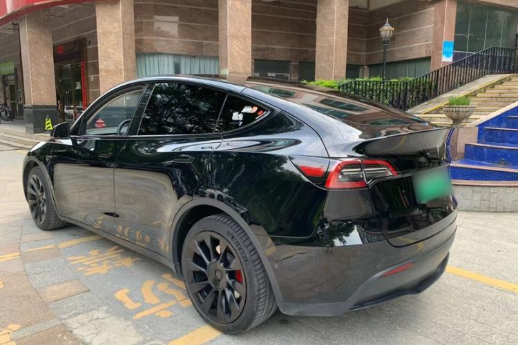 Used Tesla Model Y 2023 Long-Range All-Wheel-Drive Version Exterior 3