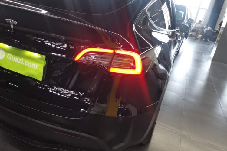 Used Tesla Model Y 2023 Rear-Wheel-Drive Version Exterior 3