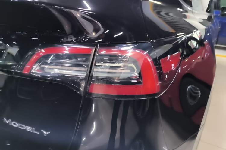 Used Tesla Model Y 2023 Rear-Wheel-Drive Version Exterior 3