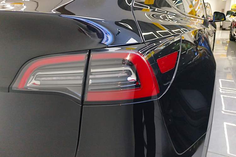 Used Tesla Model Y 2023 Rear-Wheel-Drive Version Exterior 3