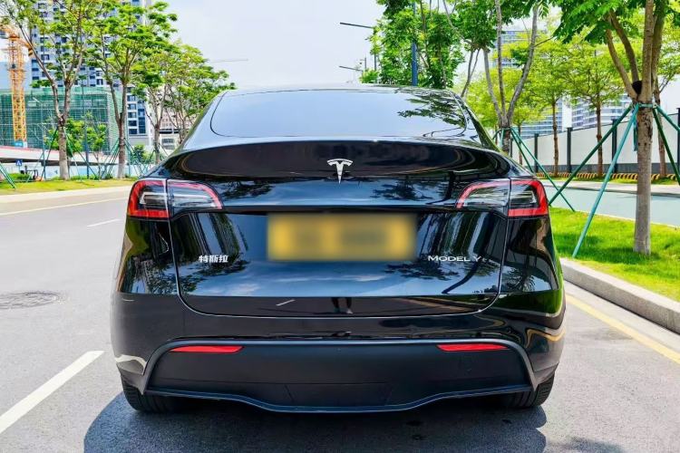 Used Tesla Model Y 2023 Long-Range All-Wheel-Drive Version Exterior 3