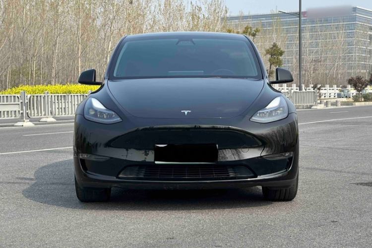 Used Tesla Model Y 2023 Long-Range All-Wheel-Drive Version Exterior 3
