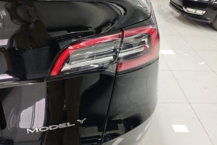 Used Tesla Model Y 2023 Rear-Wheel-Drive Version Exterior 3