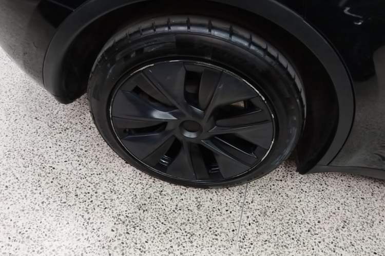Used Tesla Model Y 2023 Rear-Wheel-Drive Version Exterior 3