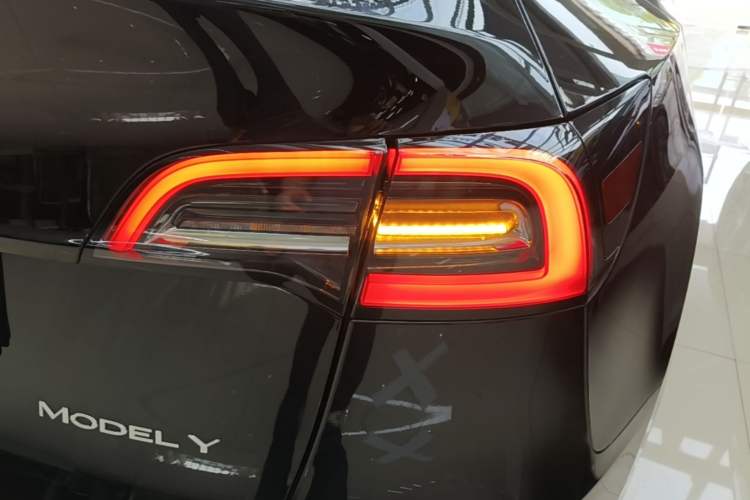 Used Tesla Model Y 2023 Rear-Wheel-Drive Version Exterior 3