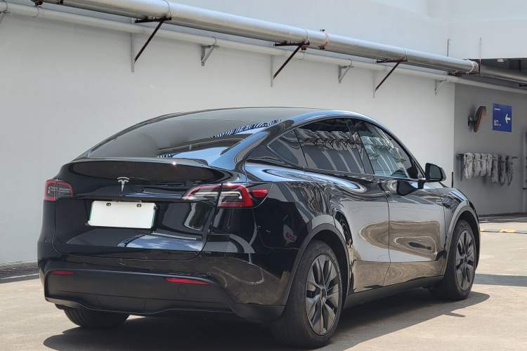 Used Tesla Model Y 2023 Rear-Wheel-Drive Version Exterior 3