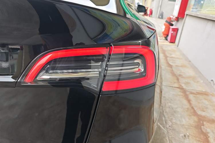 Used Tesla Model Y 2023 Rear-Wheel-Drive Version Exterior 3