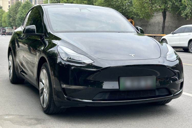 Used Tesla Model Y 2023 Long-Range All-Wheel-Drive Version Exterior 3