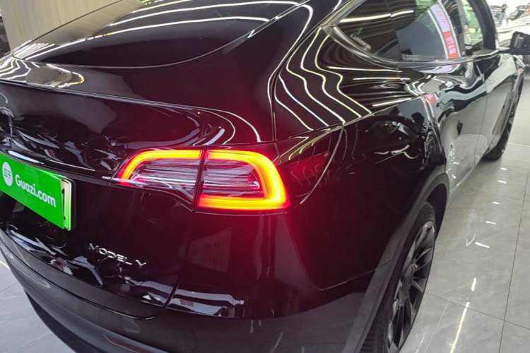 Used Tesla Model Y 2023 Rear-Wheel-Drive Version Exterior 3