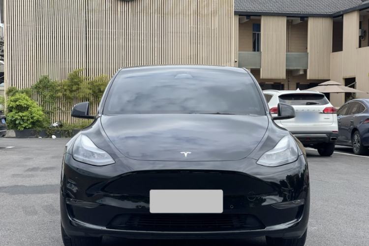Used Tesla Model Y 2023 Long-Range All-Wheel-Drive Version Exterior 3
