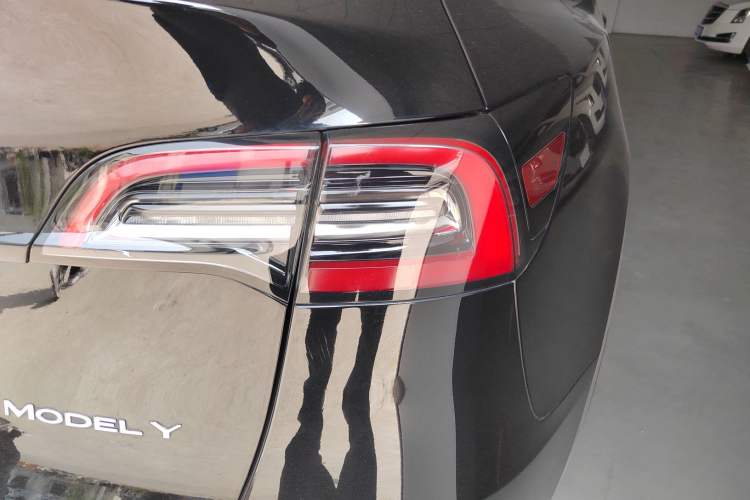 Used Tesla Model Y 2023 Rear-Wheel-Drive Version Exterior 3