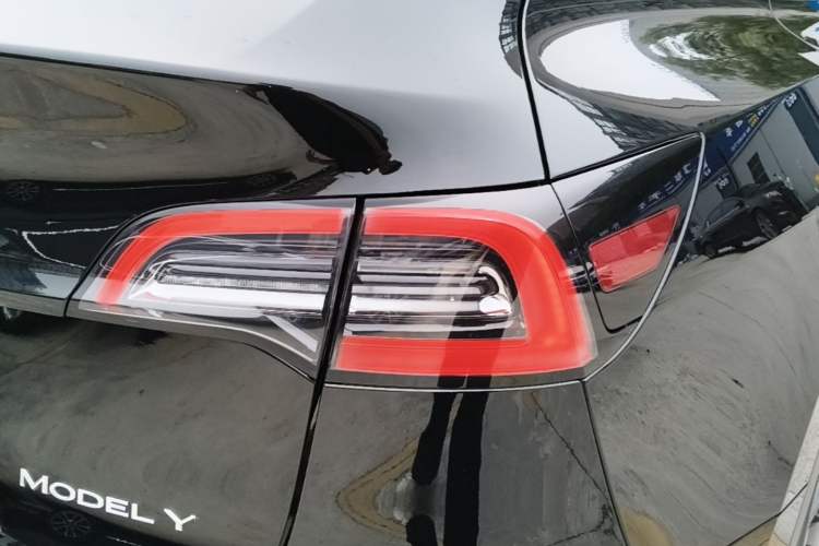 Used Tesla Model Y 2023 Rear-Wheel-Drive Version Exterior 3