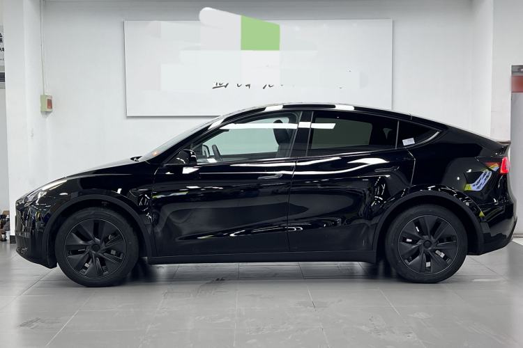 Used Tesla Model Y 2023 Long-Range All-Wheel-Drive Version Exterior 3