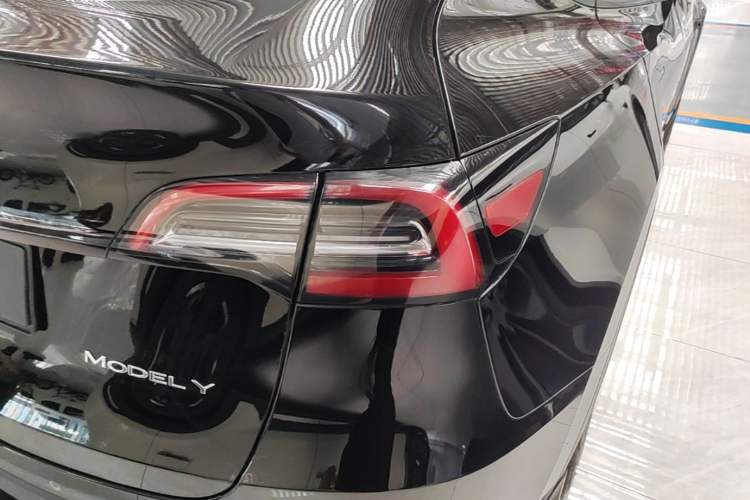 Used Tesla Model Y 2023 Rear-Wheel-Drive Version Exterior 3