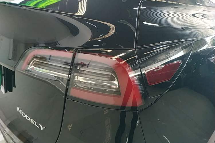 Used Tesla Model Y 2023 Rear-Wheel-Drive Version Exterior 3