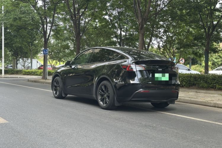 Used Tesla Model Y 2023 Rear-Wheel-Drive Version Exterior 3