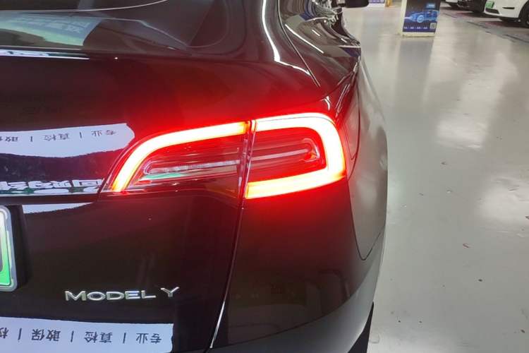 Used Tesla Model Y 2023 Rear-Wheel-Drive Version Exterior 3