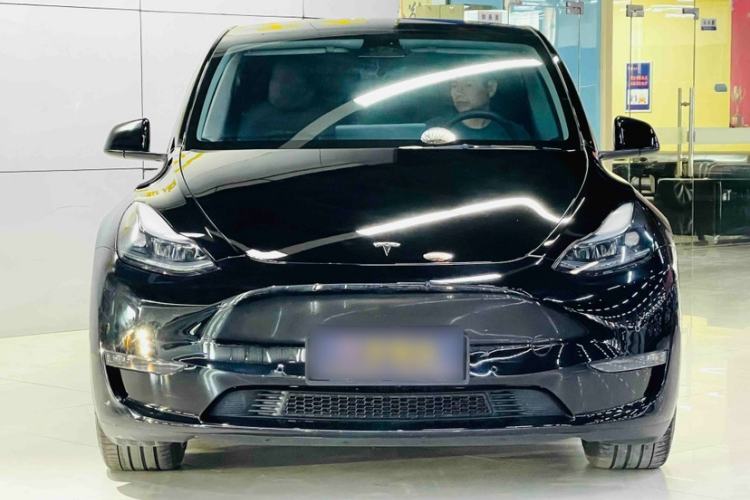 Used Tesla Model Y 2023 Long-Range All-Wheel-Drive Version Exterior 3
