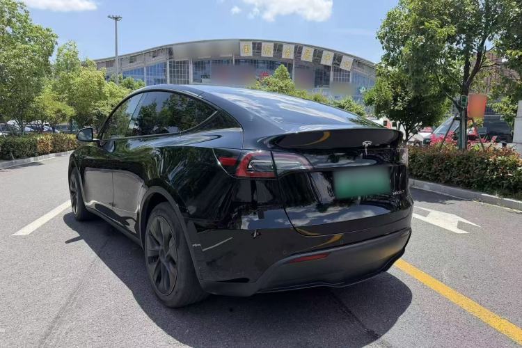 Used Tesla Model Y 2023 Rear-Wheel-Drive Version Exterior 4