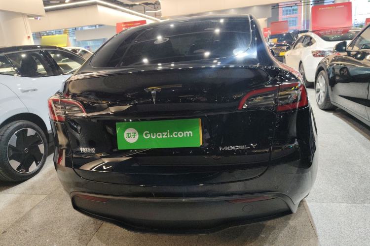 Used Tesla Model Y 2023 Long-Range All-Wheel-Drive Version Exterior 4