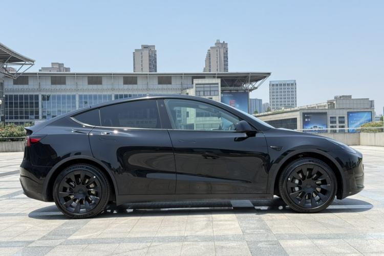 Used Tesla Model Y 2023 Rear-Wheel-Drive Version Exterior 4