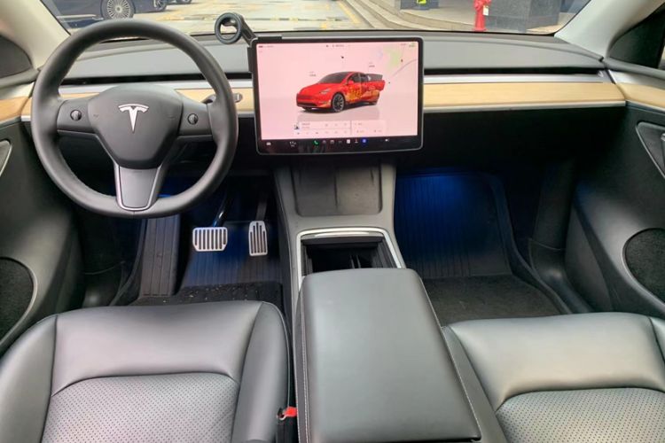 Used Tesla Model Y 2023 Long-Range All-Wheel-Drive Version Exterior 4