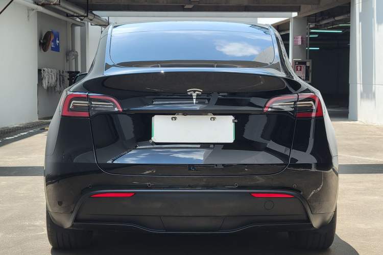 Used Tesla Model Y 2023 Rear-Wheel-Drive Version Exterior 4