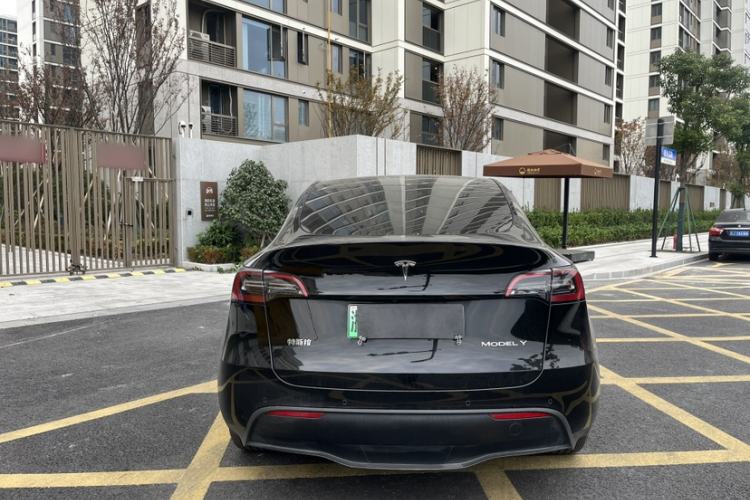Used Tesla Model Y 2023 Rear-Wheel-Drive Version Exterior 4