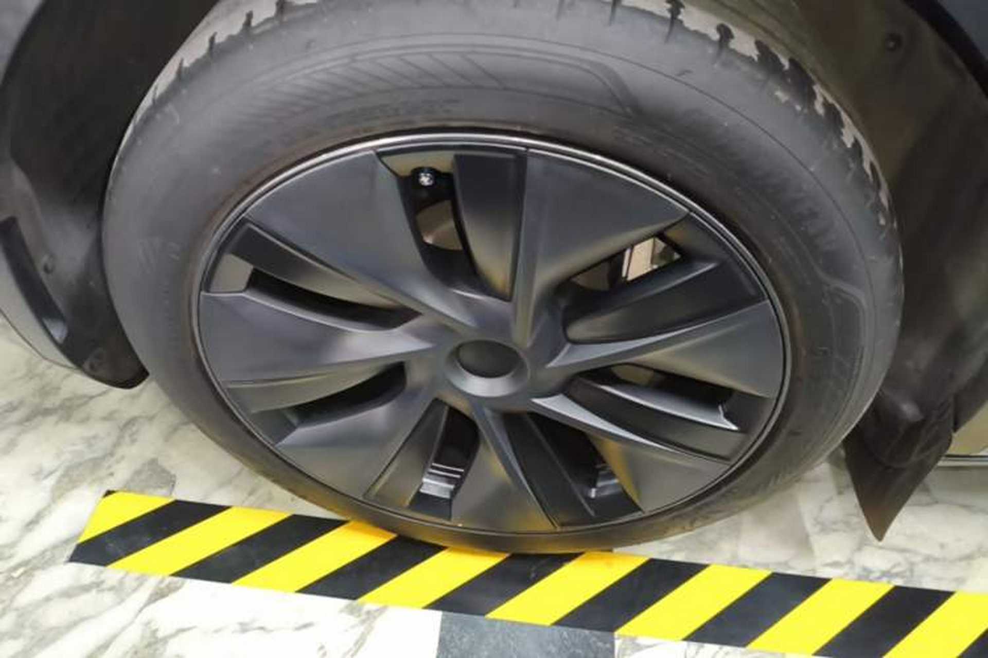 Used Tesla Model Y 2023 Rear-Wheel-Drive Version Exterior 4