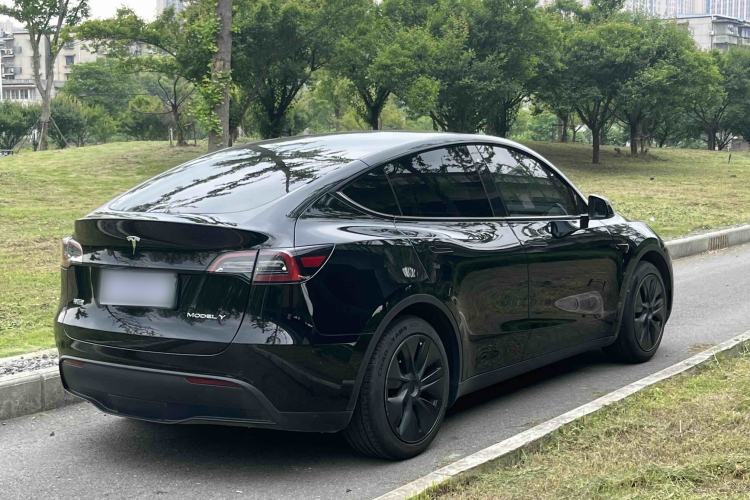 Used Tesla Model Y 2023 Rear-Wheel-Drive Version Exterior 4