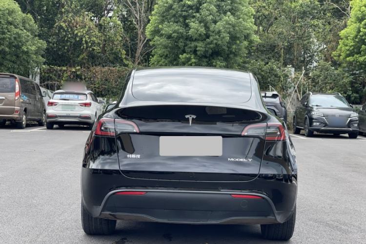 Used Tesla Model Y 2023 Long-Range All-Wheel-Drive Version Exterior 4
