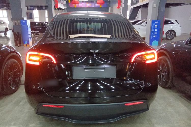 Used Tesla Model Y 2023 Rear-Wheel-Drive Version Exterior 4